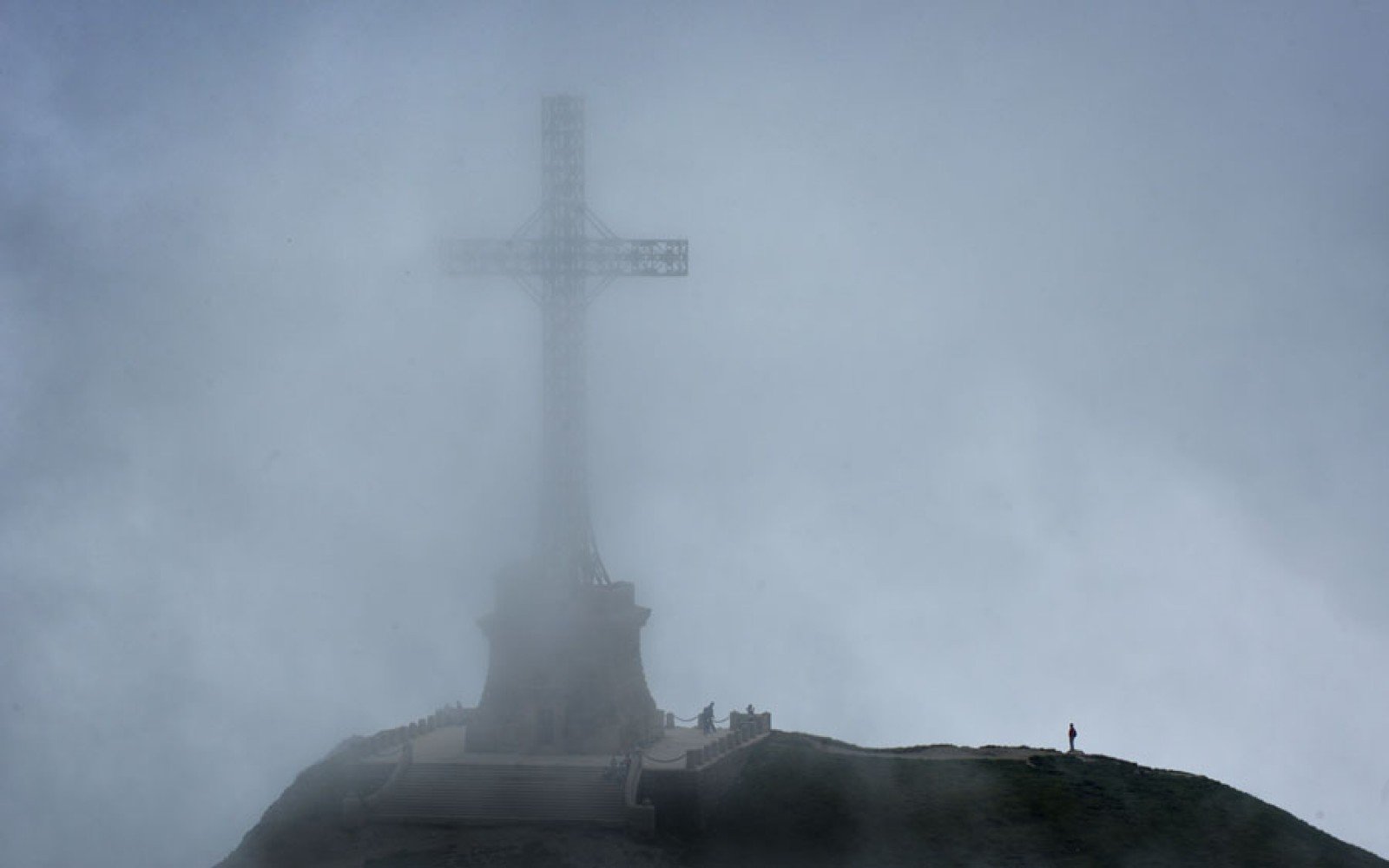 (VIDEO) Cinstirea eroilor români la Crucea Caraiman