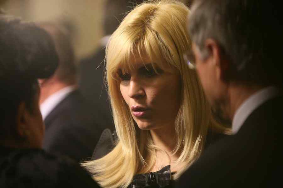 Elena Udrea scrie şi ea o carte
