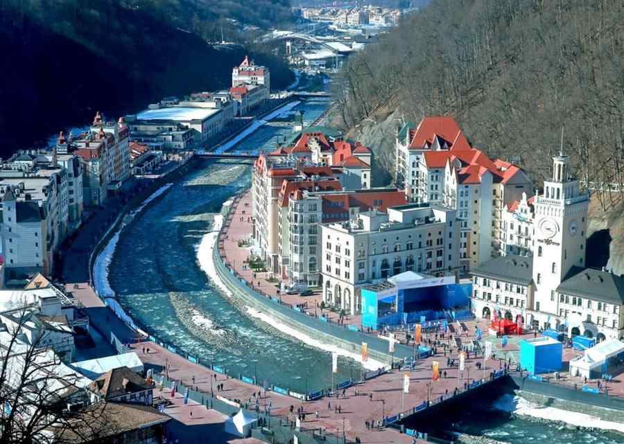 Soci: Turiștii și locuitorii se pregătesc de evacuare