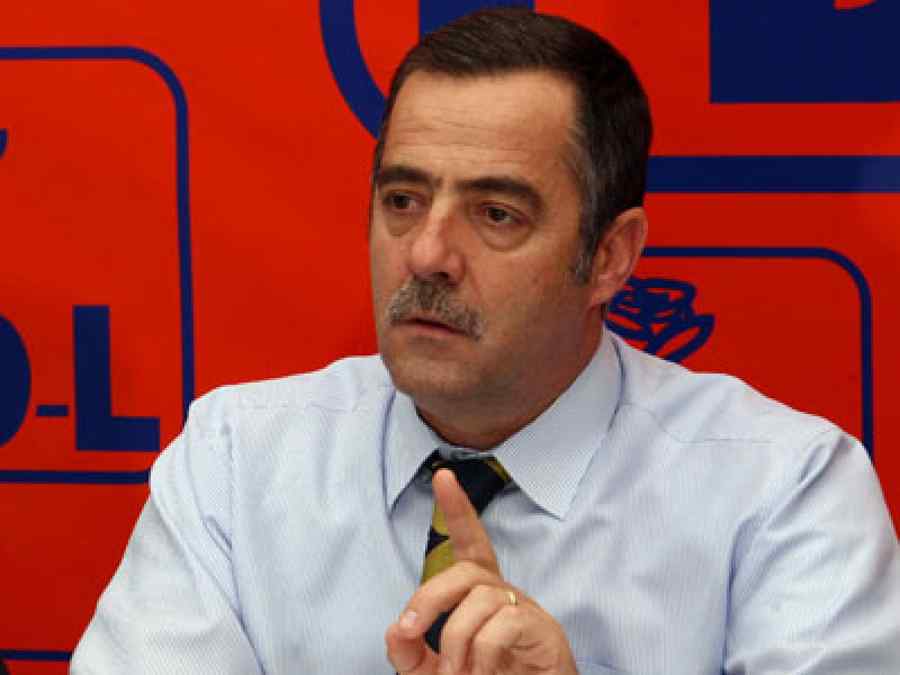 Cezar Preda sare în apărarea SRI