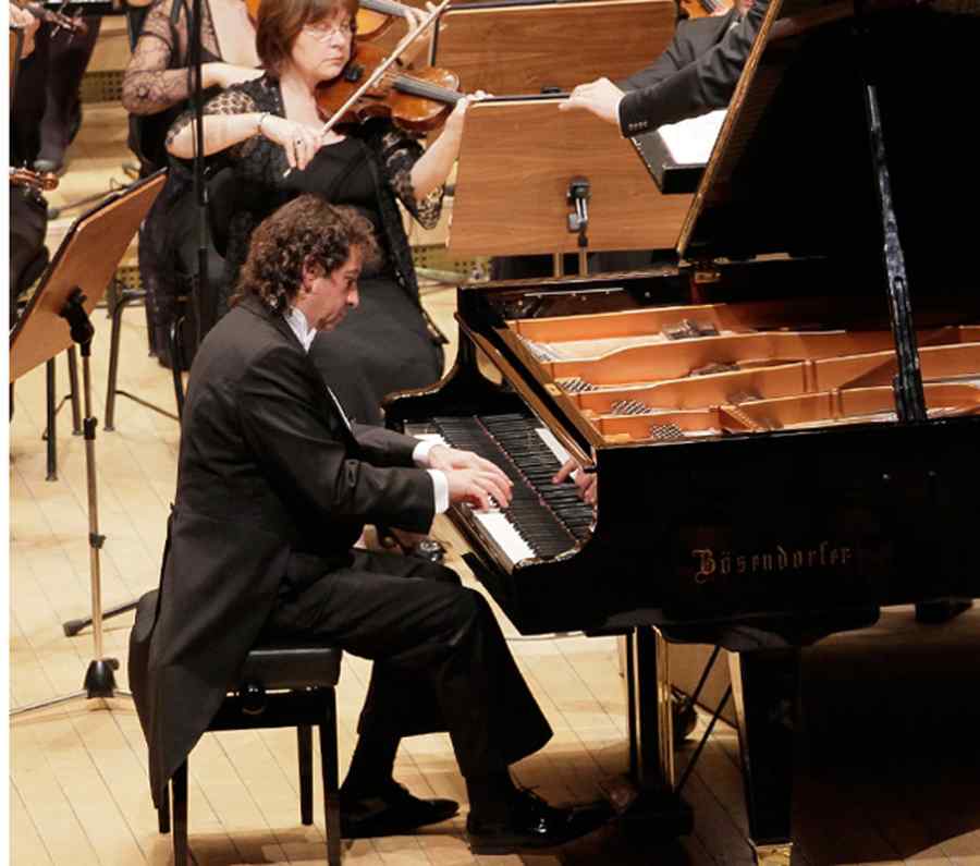 CONCERT REGAL la SALA RADIO