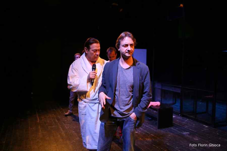 Invitaţie în lumea fascinantă a Teatrului