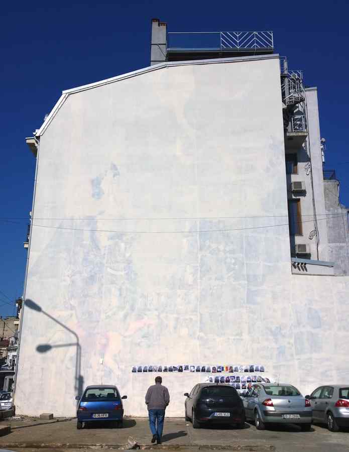 Expoziție-protest cu replici ale picturii murale șterse de Primărie