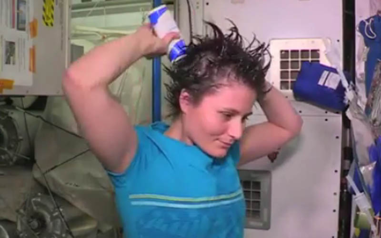 Cum se face igiena personală pe Stația Spațială Internațională