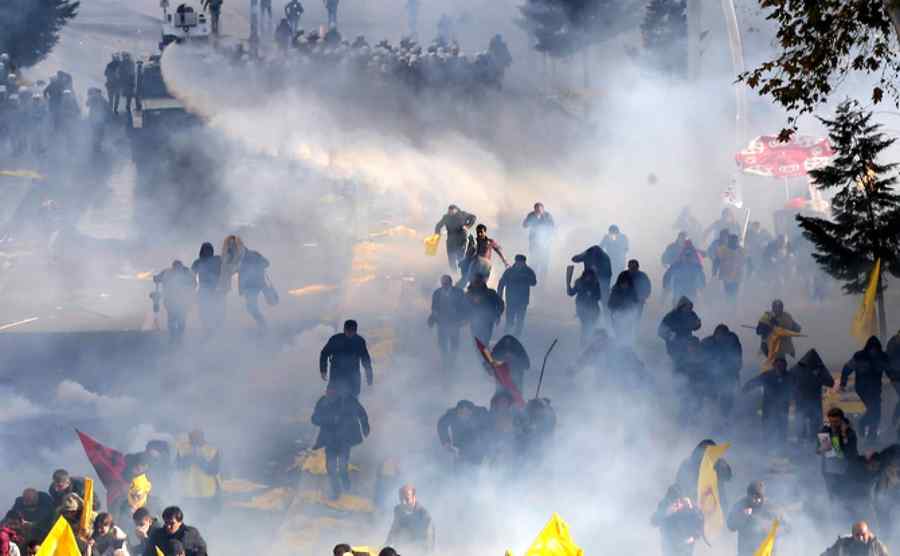 Istanbul: gaze lacrimogene și tunuri cu apa împotriva manifestațiilor de 1 Mai