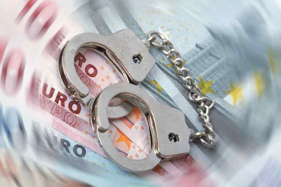 O zi în închisoare ca să nu fie tentanți de mită
