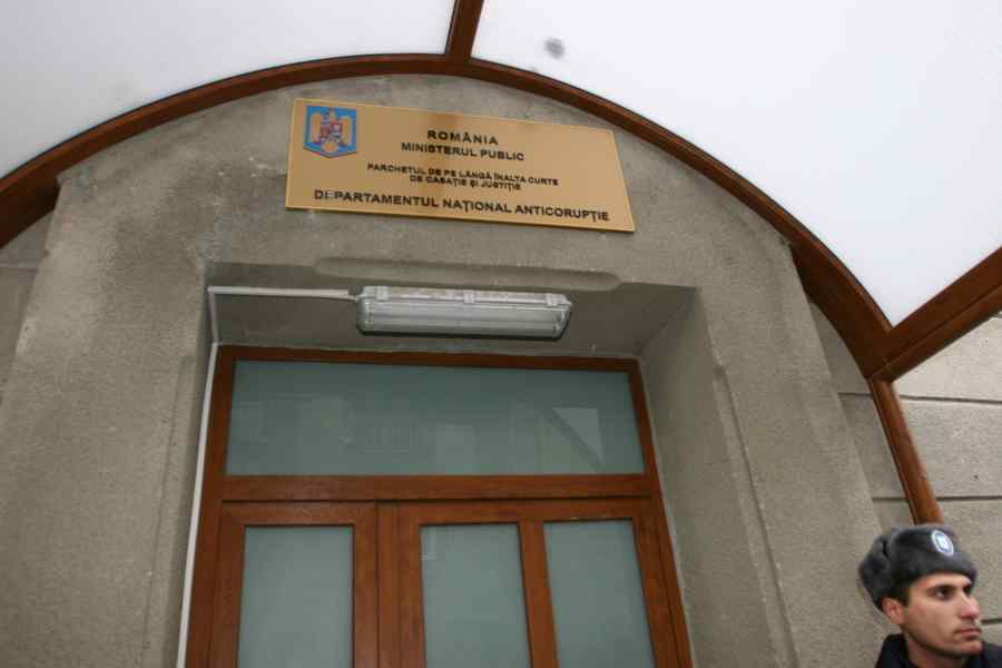 Procuror de la Parchetul Tribunal București, reținut