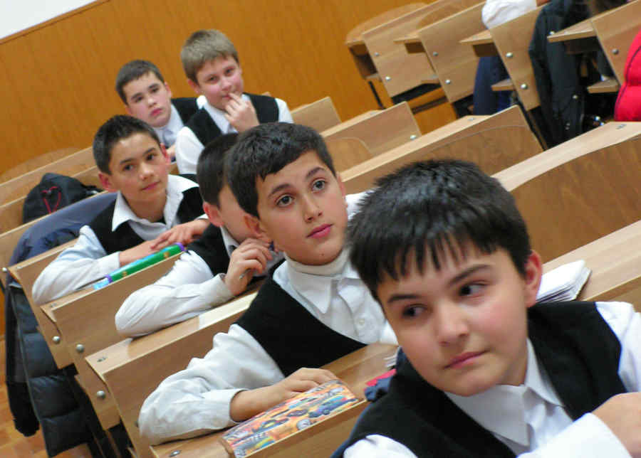 Elevi în pericol în școli