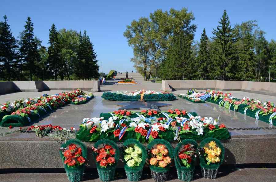 Și-au copt cartofi la flacăra de la Mormântul Soldatului Necunoscut