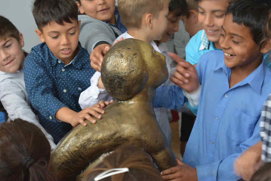 Artă până la coate