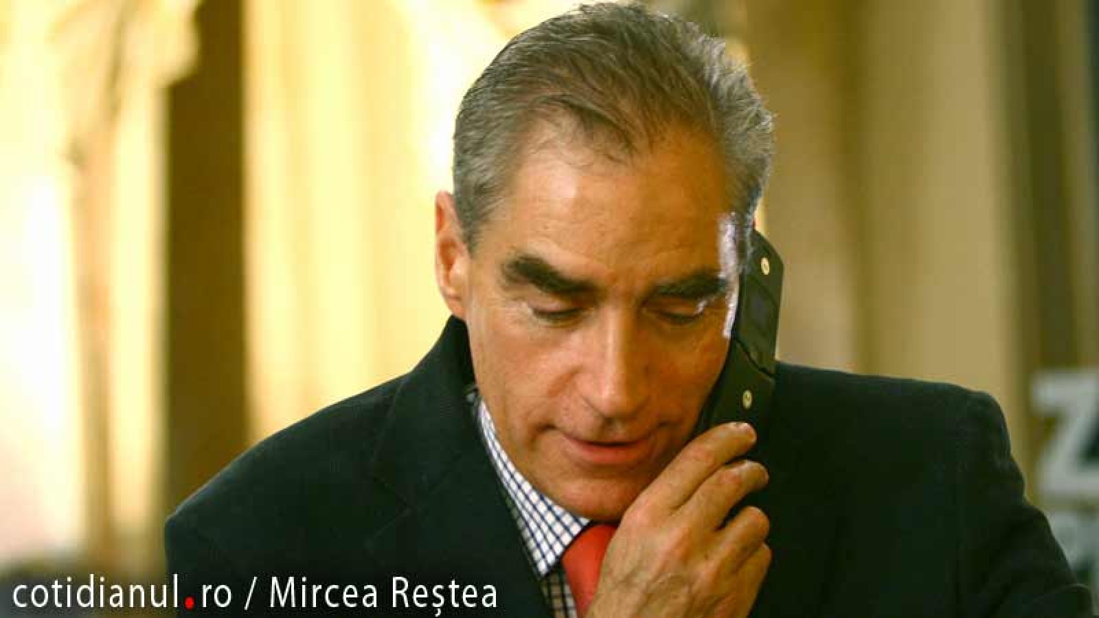 Petre Roman, demersuri pentru restabilirea calităţii de parlamentar