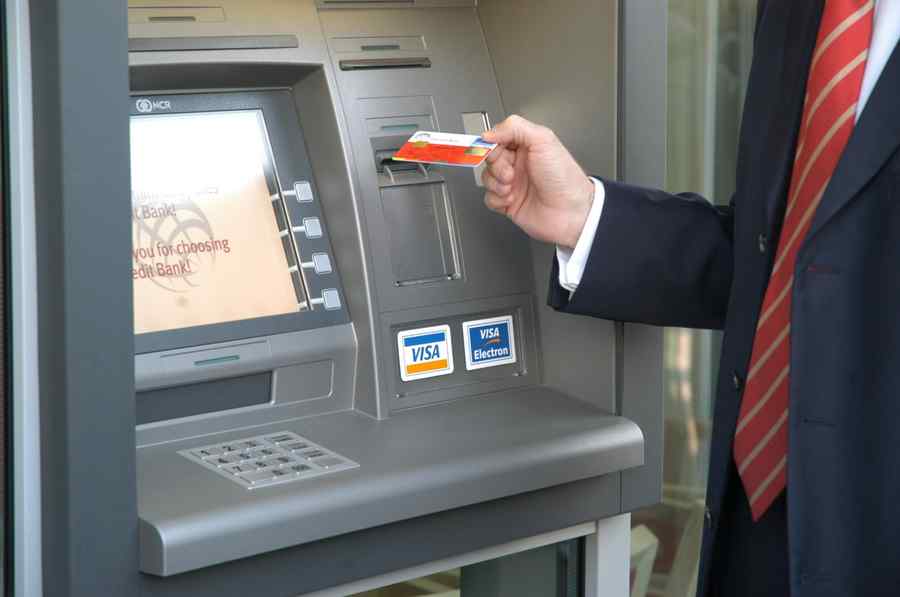 Bancomat furat cu totul