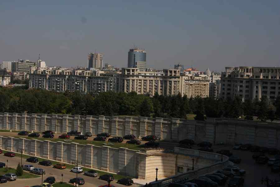 Bucharest Art Week 2015 sub semnul Râsului şi al Uitării