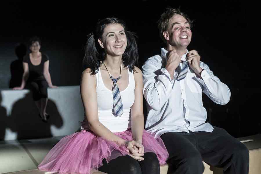 Invitaţie în lumea teatrului