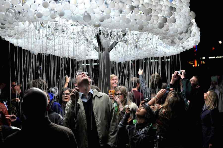 Bucureştiul între captivantul Spotlight Festival şi Memorie