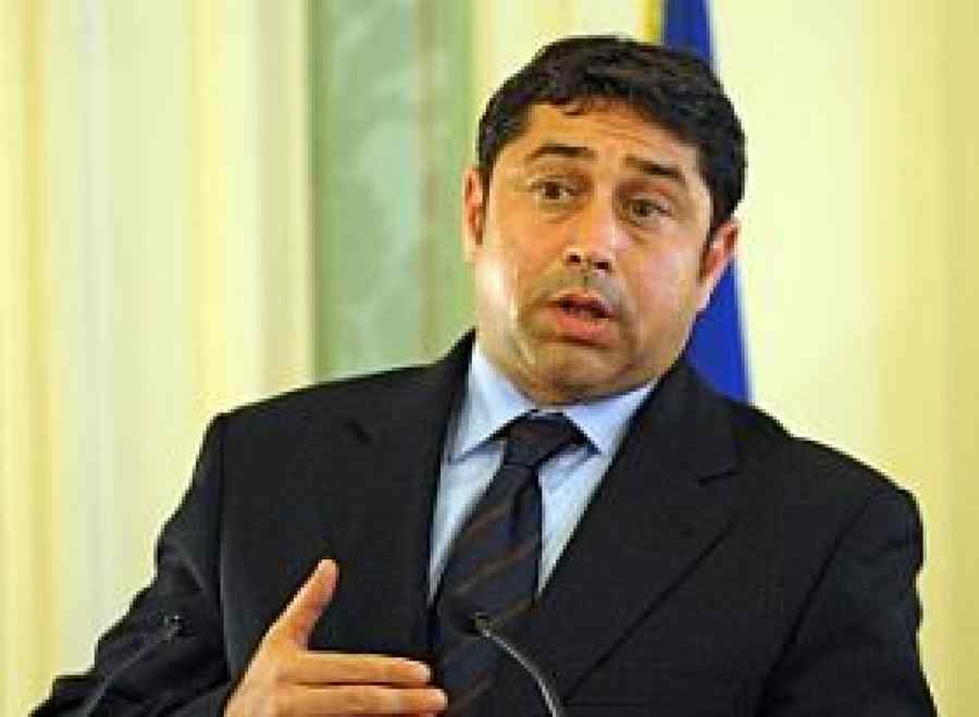 Cristian David scapă de arest