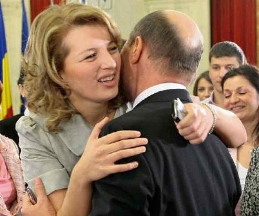 Cum își mai apără Băsescu moșia de la Nana