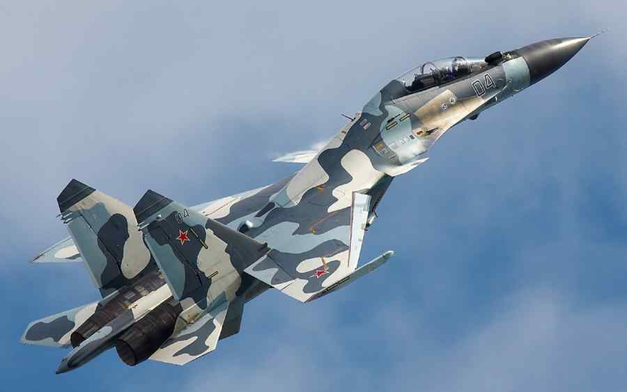 Nave ale SUA, Turciei şi României, luate în colimator de avioane Su-30 ale Rusiei