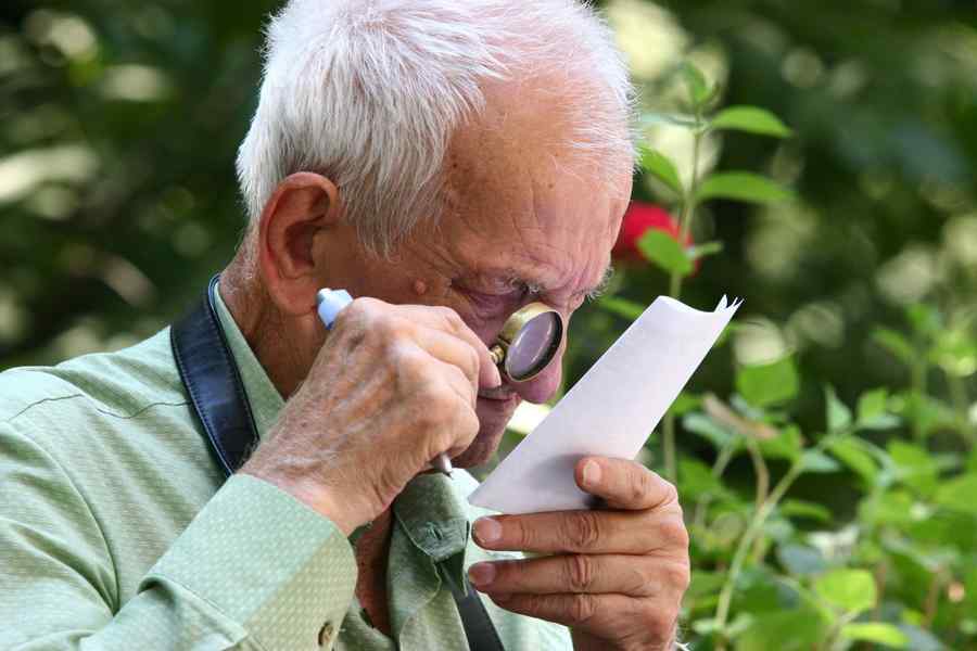 Poate ajuta tehnologia persoanele cu demenţă?