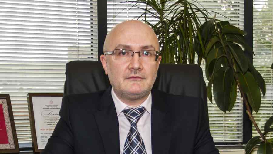 Dolarul poate străpunge bariera psihologică a parităţii euro