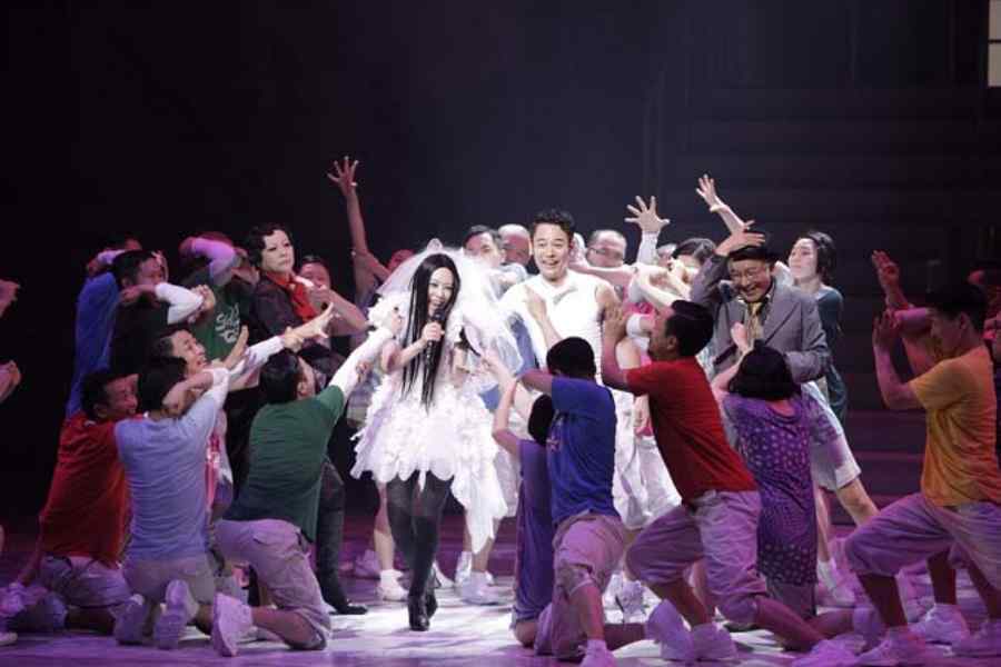 „Egg”, un spectacol japonez între tragedie şi farsă