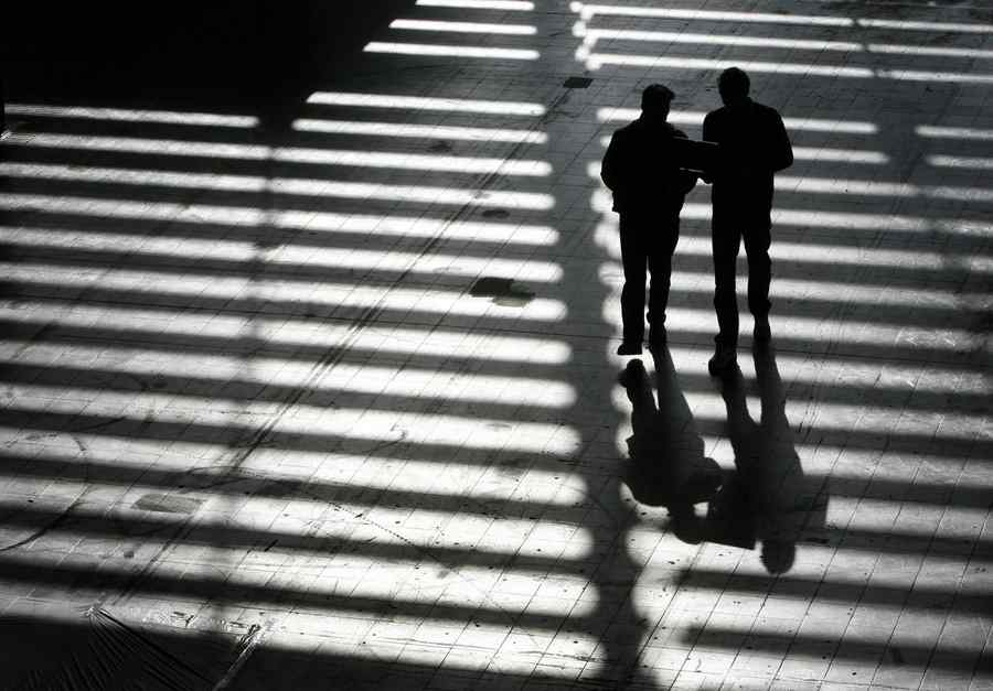 Toţi funcţionarii consulari actuali sunt soţi, soţii, nepoţi sau iubite ale angajaţilor MAE