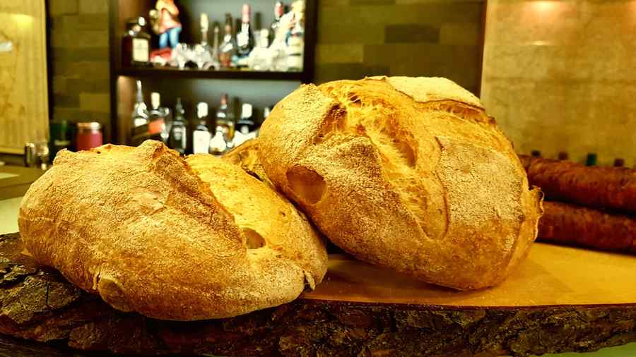 Politicieni și ONG-iști, angajați-vă brutari în Secuime