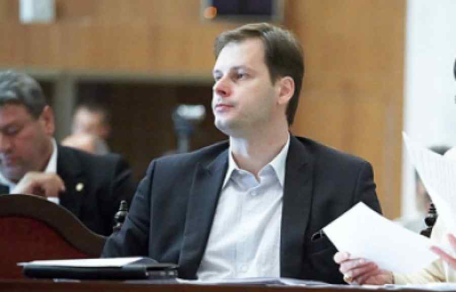 Presa de la Chişinău: Sergiu Lucinschi, una dintre cele mai odioase figuri ale Moldovei anilor ’90