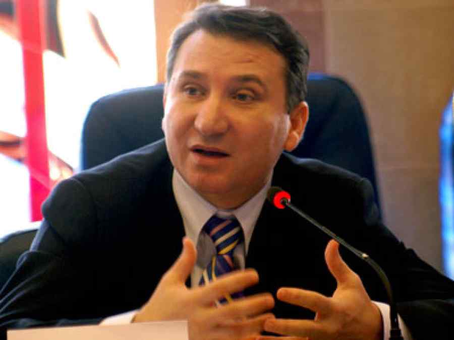 După arest, primarul Bacăului îşi reia funcţia la… Biblioteca Judeţeană