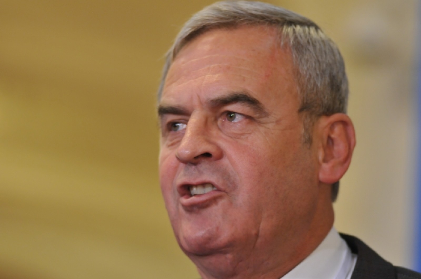 Laszlo Tokes îl atacă pe la Klaus Iohannis