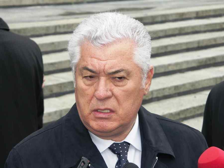 Comuniștii emit noi pretenții