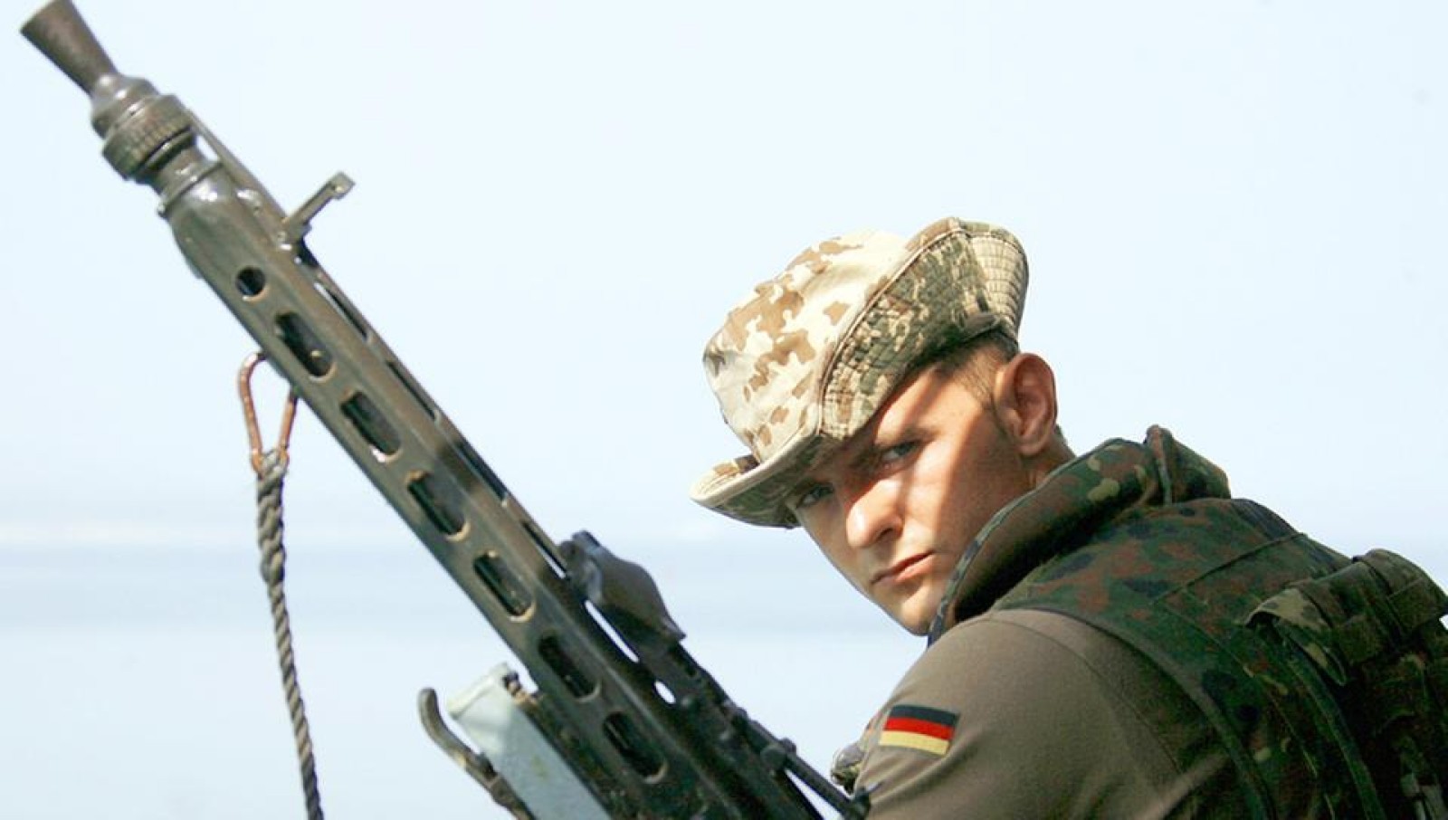 Unitatea germană din forţa rapidă NATO, „înarmată” cu mitraliere din lemn