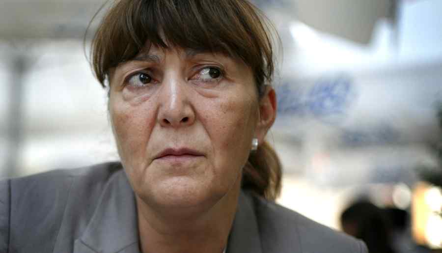 Monica Macovei nu cunoaşte Constituţia sau manipulează?
