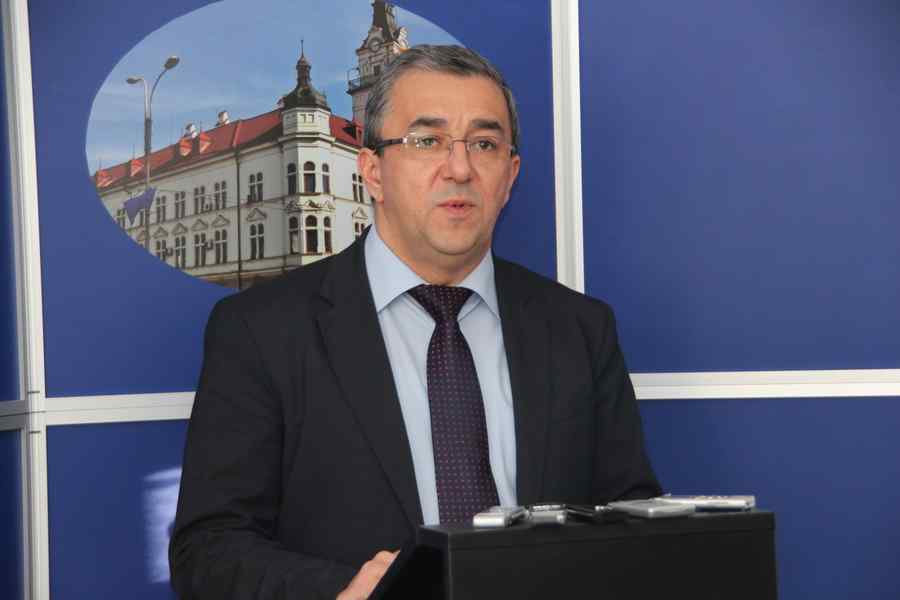Prefectul de Suceava, reţinut