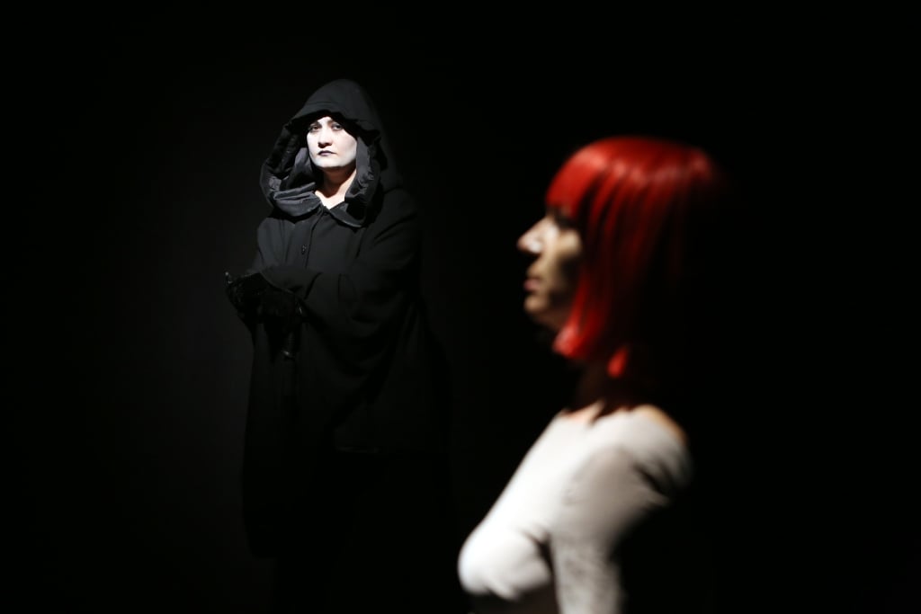 O piesă răvășitoare despre inteligența artificială: „Soțul tău rămâne-al meu”