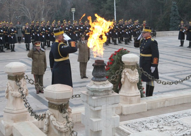 Dragnea, Tăriceanu și Klemm, la ceremonia din  Parcul Carol