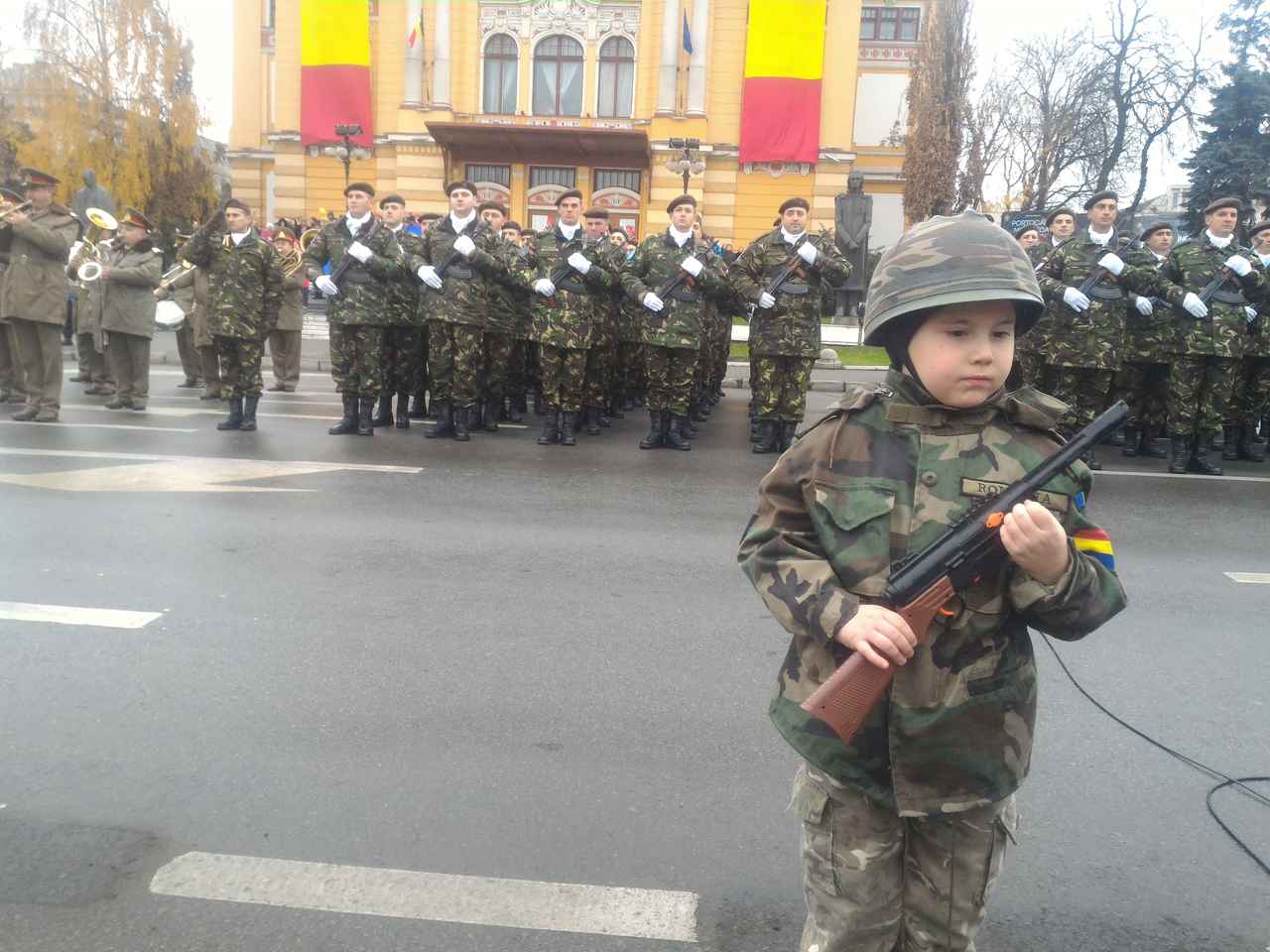 În premieră, de Ziua Naţională, militari în uniforme din Primul Război Mondial la Cluj