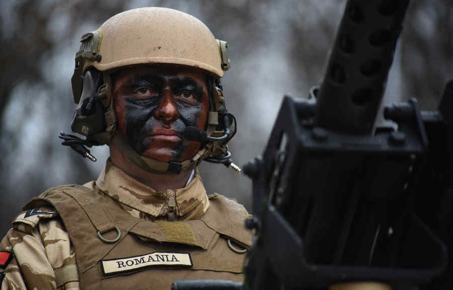 De Ziua Naţională, în teatru de război