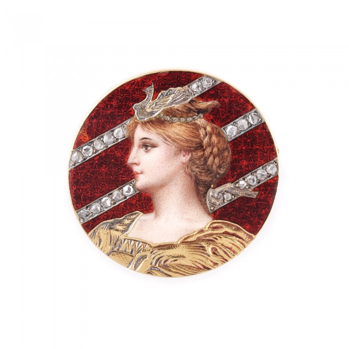 Licitaţie cu poveste, care vă surprinde cu sute de bijuterii unice, ceasuri de lux, vinuri vechi şi savuroase