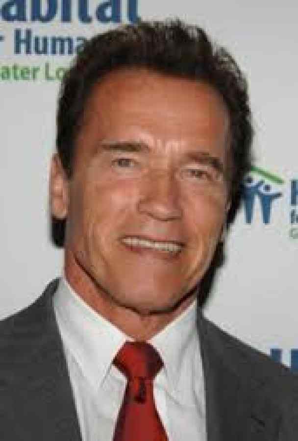 Arnold se abonează la Charlie Hebdo