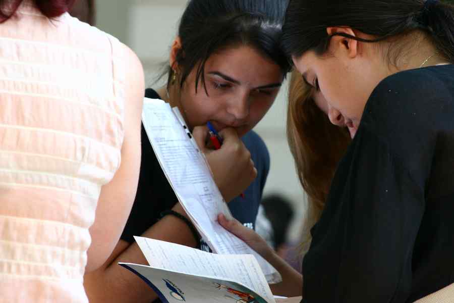 Elevii se întorc luni la şcoală