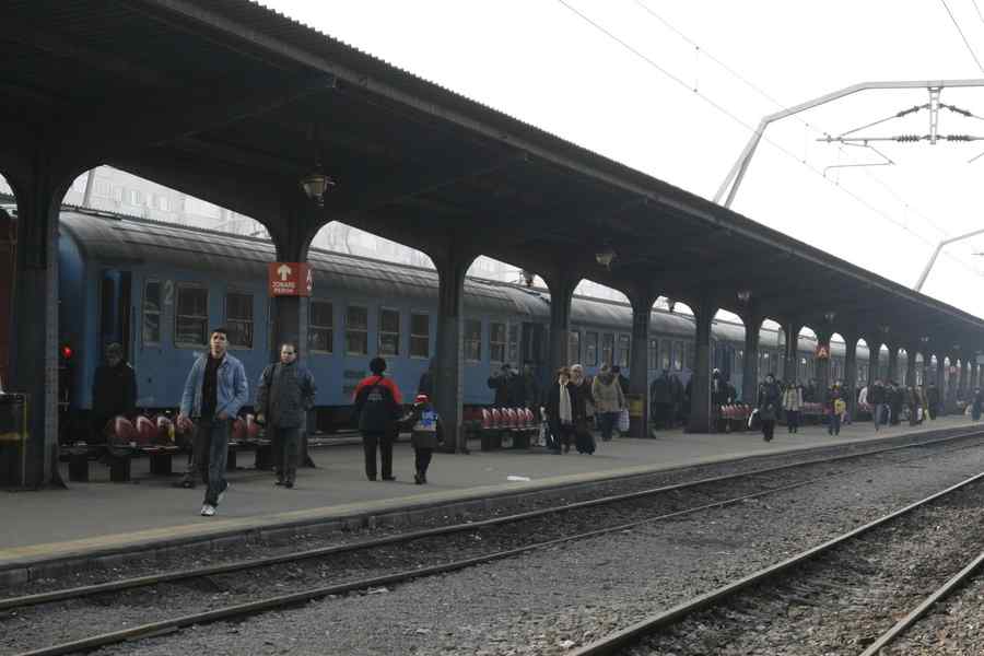 Gările care cad pe noi