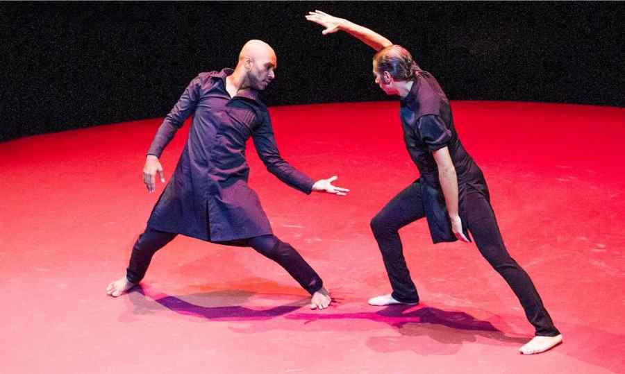 Torobaka, duelul vulturilor: Akram Khan şi Israel Galvan