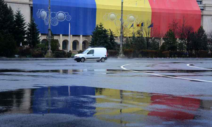 Avertizare meteo de precipitaţii care duc la depunerea de polei