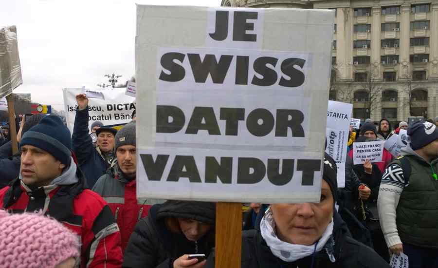 Se strigă „Jos Isărescu” (VIDEO)