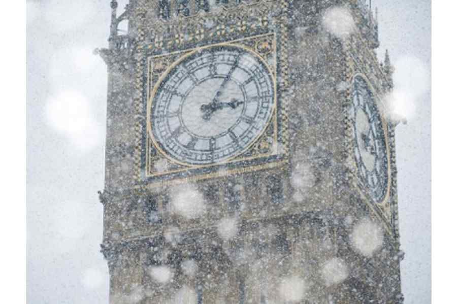 Școli închise și zboruri suspendate la Manchester