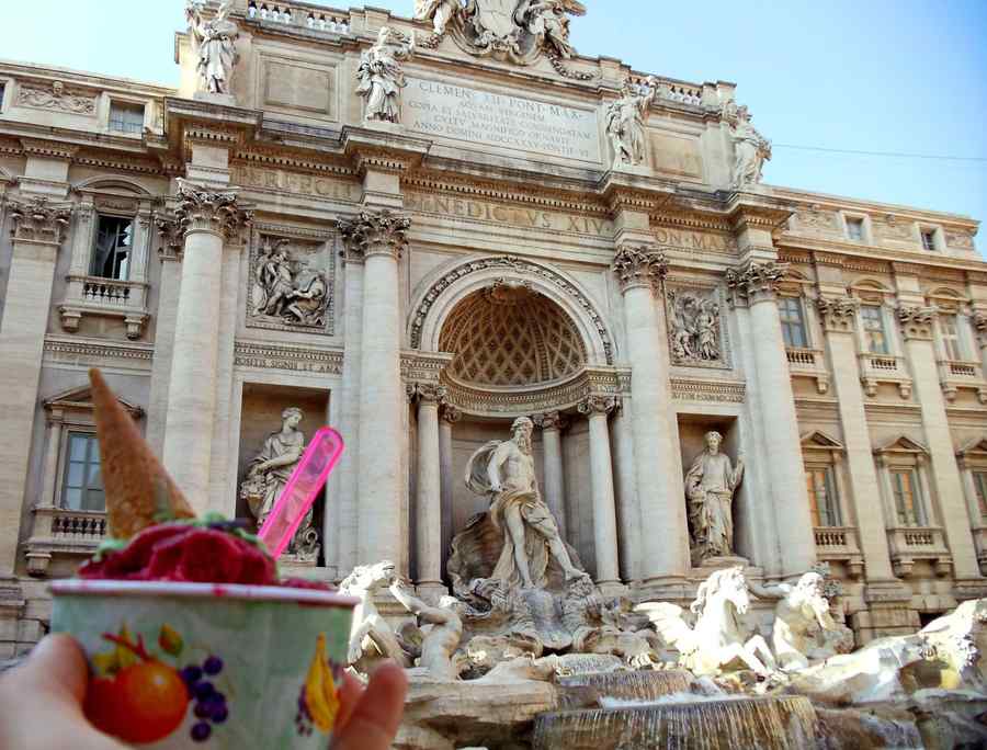 O menajeră româncă, apreciată în Italia