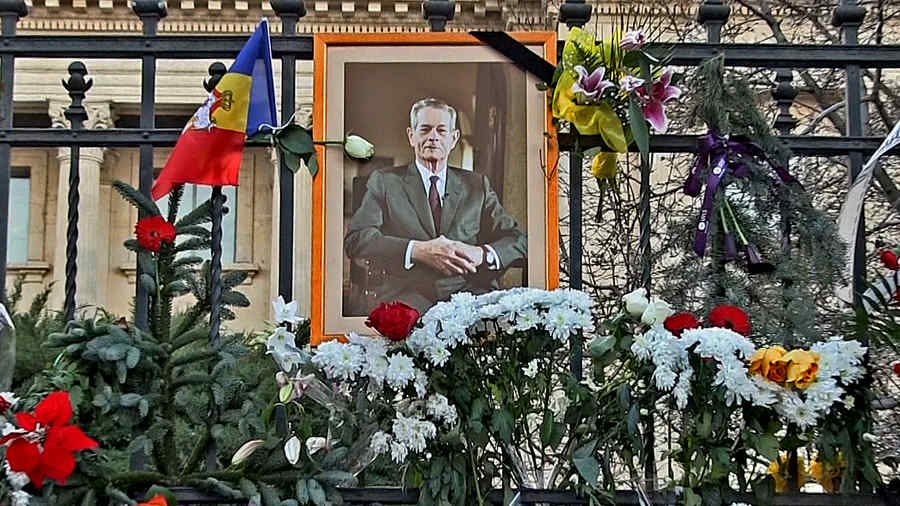 Omagii aduse Regelui Mihai, la Palatul Regal