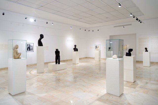 Brâncuși redat universalităţii cu rădăcinile lui româneşti, la Muzeul Naţional de Artă