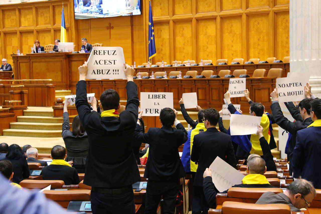 Chichirău și compania, noua față a politicii